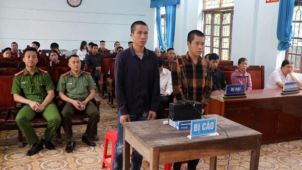 Tòa án nhân dân huyện Chi Lăng tổ chức phiên tòa rút kinh nghiệm, phiên tòa lưu động kết hợp tuyên truyền, phổ biến pháp luật tại xã Bằng Hữu.