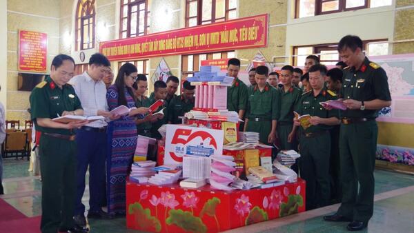 Trung đoàn 141 tổ chức trưng bày sách, tư liệu kỷ niệm 50 năm Giải phóng miền Nam và Ngày Sách, Văn hóa đọc Việt Nam