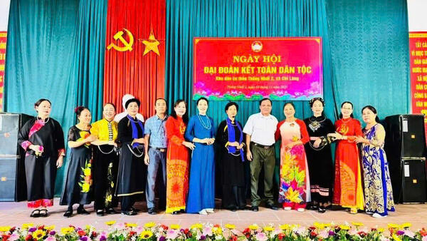 ĐỒNG CHÍ VI THIỆN VIỆT DỰ, CHÚC MỪNG NGÀY HỘI ĐẠI ĐOÀN KẾT TOÀN DÂN TỘC NĂM 2025 TẠI THÔN THỐNG NHẤT 2, XÃ CHI LĂNG