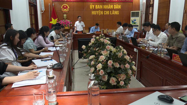 UBND huyện Chi Lăng họp thường kỳ tháng 5