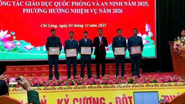UBND XÃ CHI LĂNG TỔ CHỨC HỘI NGHỊ TỔNG KẾT CÔNG TÁC QUÂN SỰ, QUỐC PHÒNG ĐỊA PHƯƠNG; GIÁO DỤC QUỐC PHÒNG VÀ AN NINH NĂM 2025, TRIỂN KHAI NHIỆM VỤ NĂM 2026