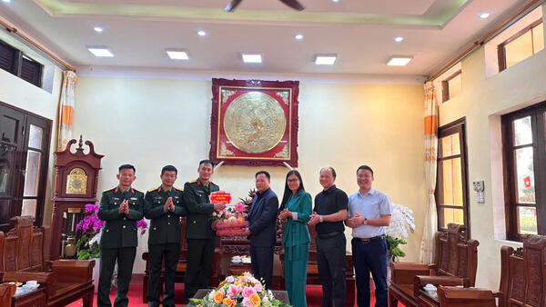 LÃNH ĐẠO XÃ CHI LĂNG THĂM, CHÚC MỪNG CÁC ĐƠN VỊ QUÂN ĐỘI NHÂN KỶ NIỆM 81 NĂM NGÀY THÀNH LẬP QUÂN ĐỘI NHÂN DÂN VIỆT NAM