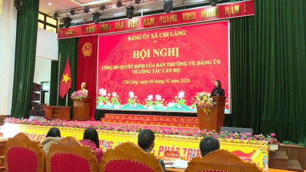 Đảng ủy, UBND xã Chi Lăng tổ chức hội nghị công bố các Quyết định về công tác cán bộ của Đảng ủy, UBND xã