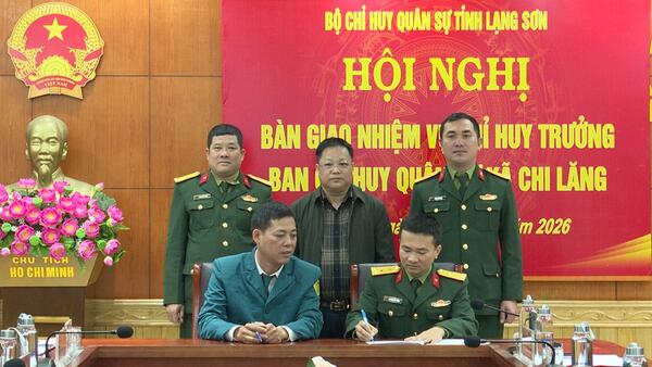 XÃ CHI LĂNG TỔ CHỨC HỘI NGHỊ BÀN GIAO NHIỆM VỤ CHỈ HUY TRƯỞNG BAN CHỈ HUY QUÂN SỰ XÃ