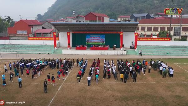 Xã Chi Lăng phát động ngày chạy Olympic và khai mạc bóng đá nam Đại hội TDTT xã