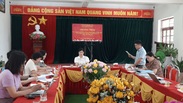 BAN THƯỜNG VỤ ĐẢNG ỦY XÃ CHI LĂNG KIỂM TRA CHI ỦY CHI BỘ  CƠ SỞ TRƯỜNG THCS ĐỒNG BÀNH.