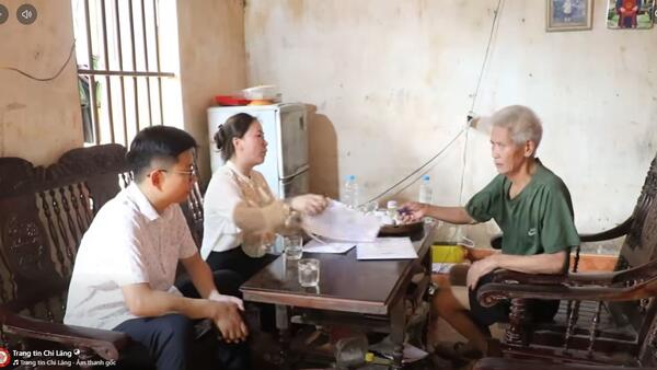 Ban Chỉ đạo triển khai xóa nhà tạm, nhà dột nát xã Chi Lăng rà soát các hộ đăng ký hỗ trợ