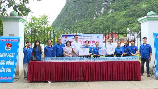 TỈNH ĐOÀN VÀ BAN CHỈ ĐẠO CẤP XÃ KỲ THÌ TỐT NGHIỆP THPT NĂM 2026 KIỂM TRA, TẶNG QUÀ, ĐỘNG VIÊN ĐỘI HÌNH “TIẾP SỨC MÙA THI” NĂM 2026