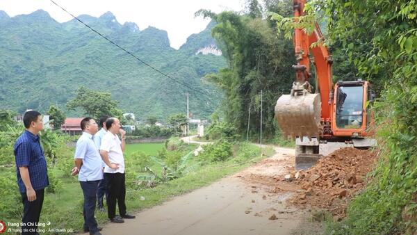 UBND xã kiểm tra tiến độ các công trình đầu tư công trên địa bàn xã Chi Lăng
