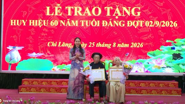 TRAO TẶNG HUY HIỆU ĐẢNG ĐỢT 02/9/2026