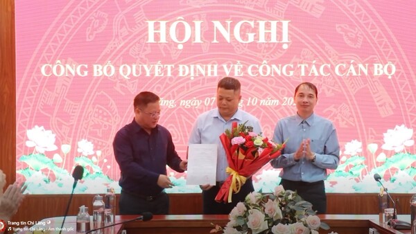 Công bố quyết định công tác cán bộ Trung tâm Phục vụ hành chính công