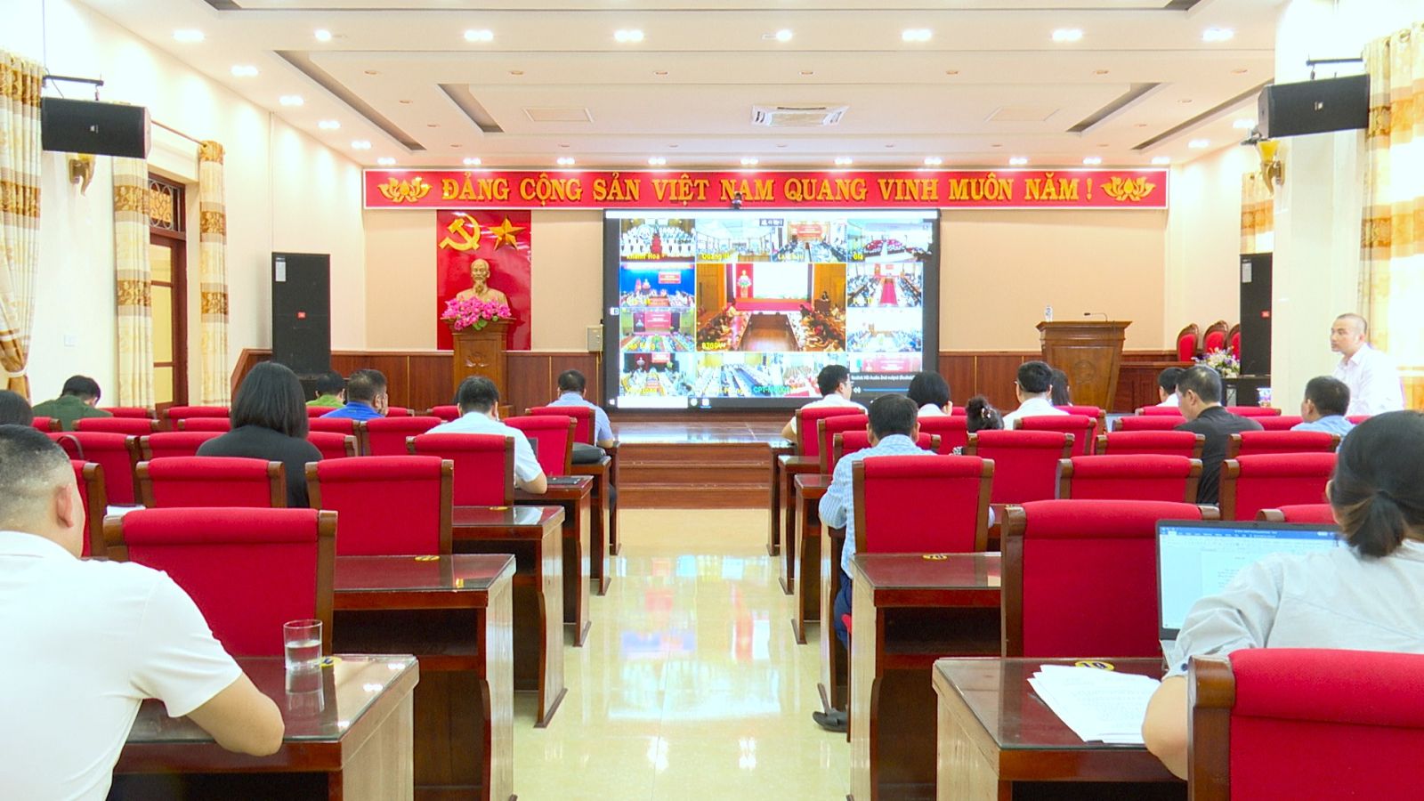 Toàn cảnh hội nghị